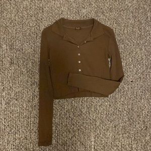 john galt brandy melville women’s (juniors) brown buttoned crop top